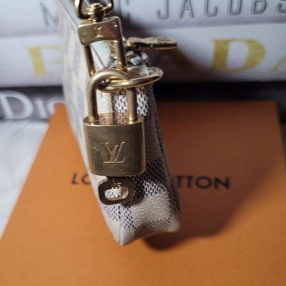 Authentic Louis Vuitton Lock & Key #301 - Picture 6 of 7
